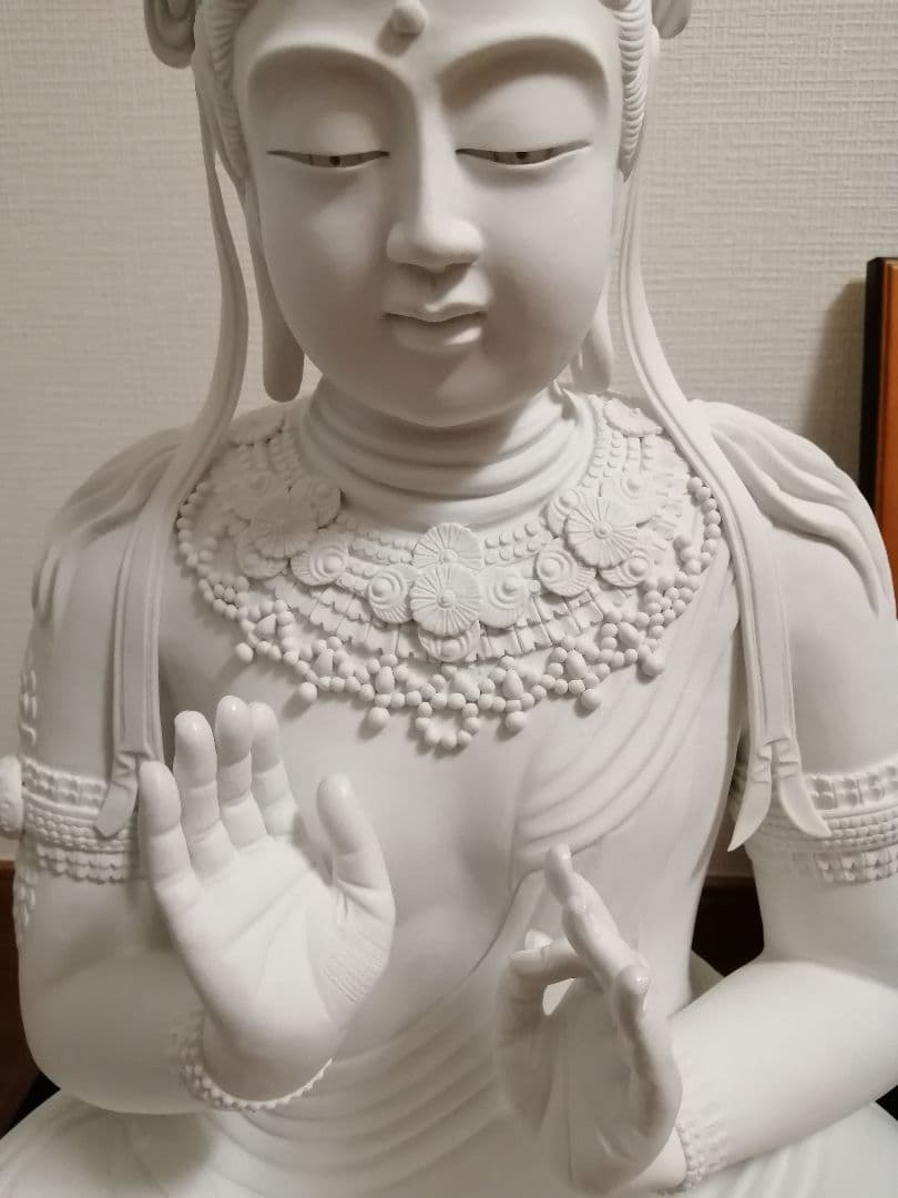 畑瀬武右エ門　鍋島白磁 観音蔵　仏像