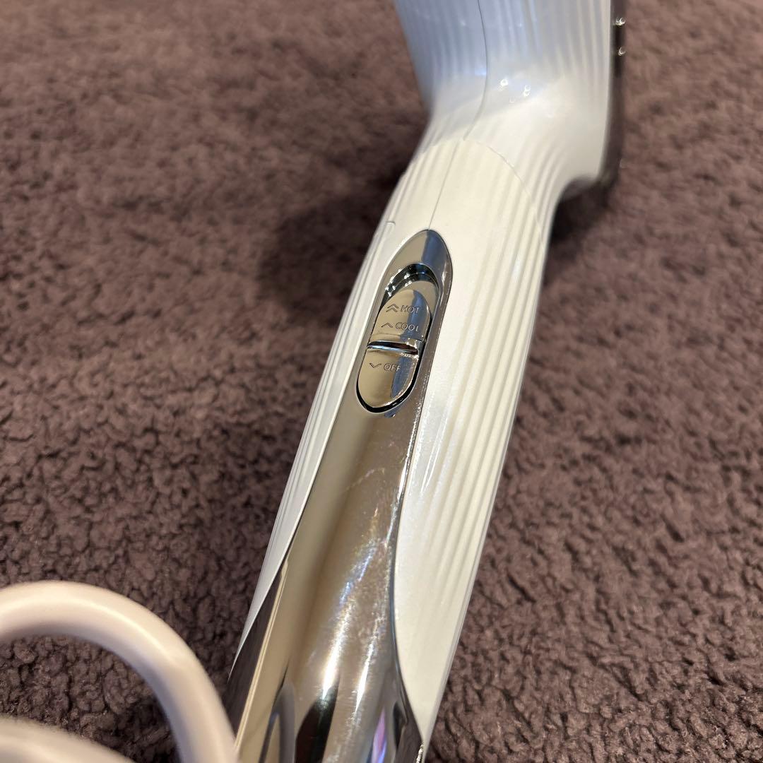 リファ　2024年　美品　ヘアドライヤー ホワイトシルバー　RE-AX-02A