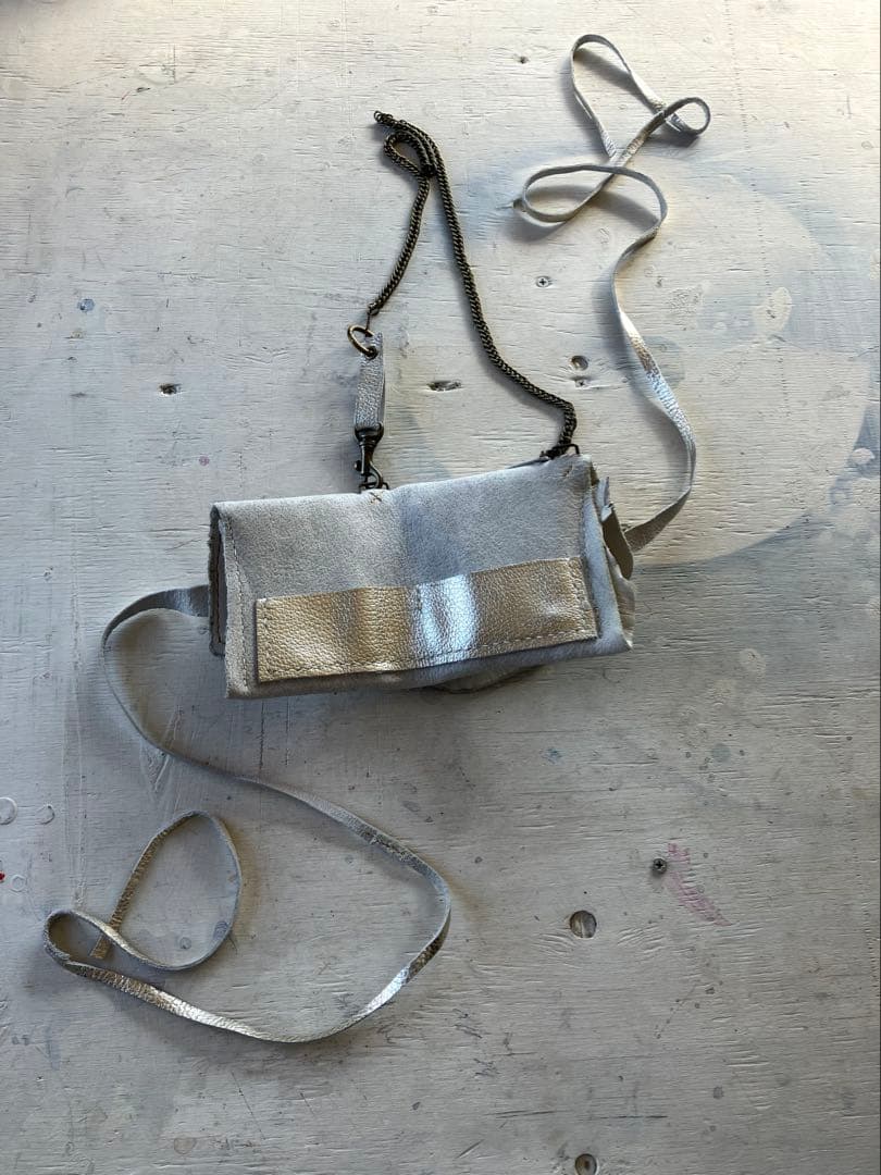 渋金革紐巻く二つ折りたたむネックウォレット＋zipperケース