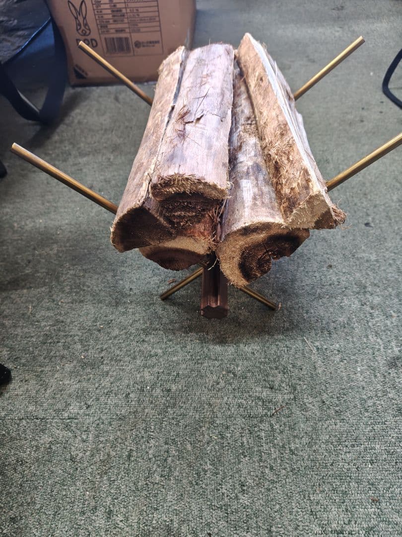 FALLWORKS 　薪置き台