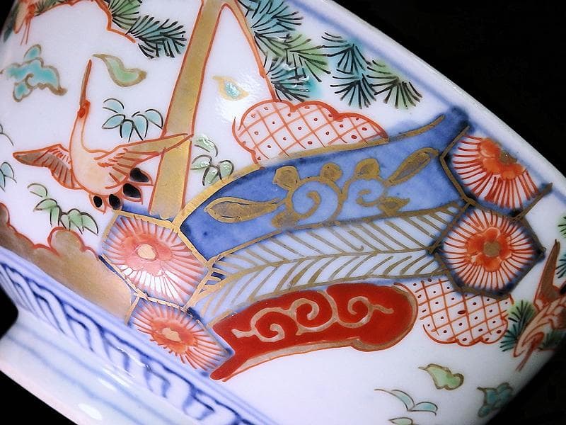 古伊万里　金襴手　雲鶴に松竹　孔雀羽に亀甲紋の図　蓋茶碗　E865AS-COf