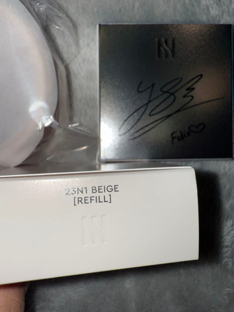 HERA グロウクッションファンデーション　23N1 フィリックスエディション