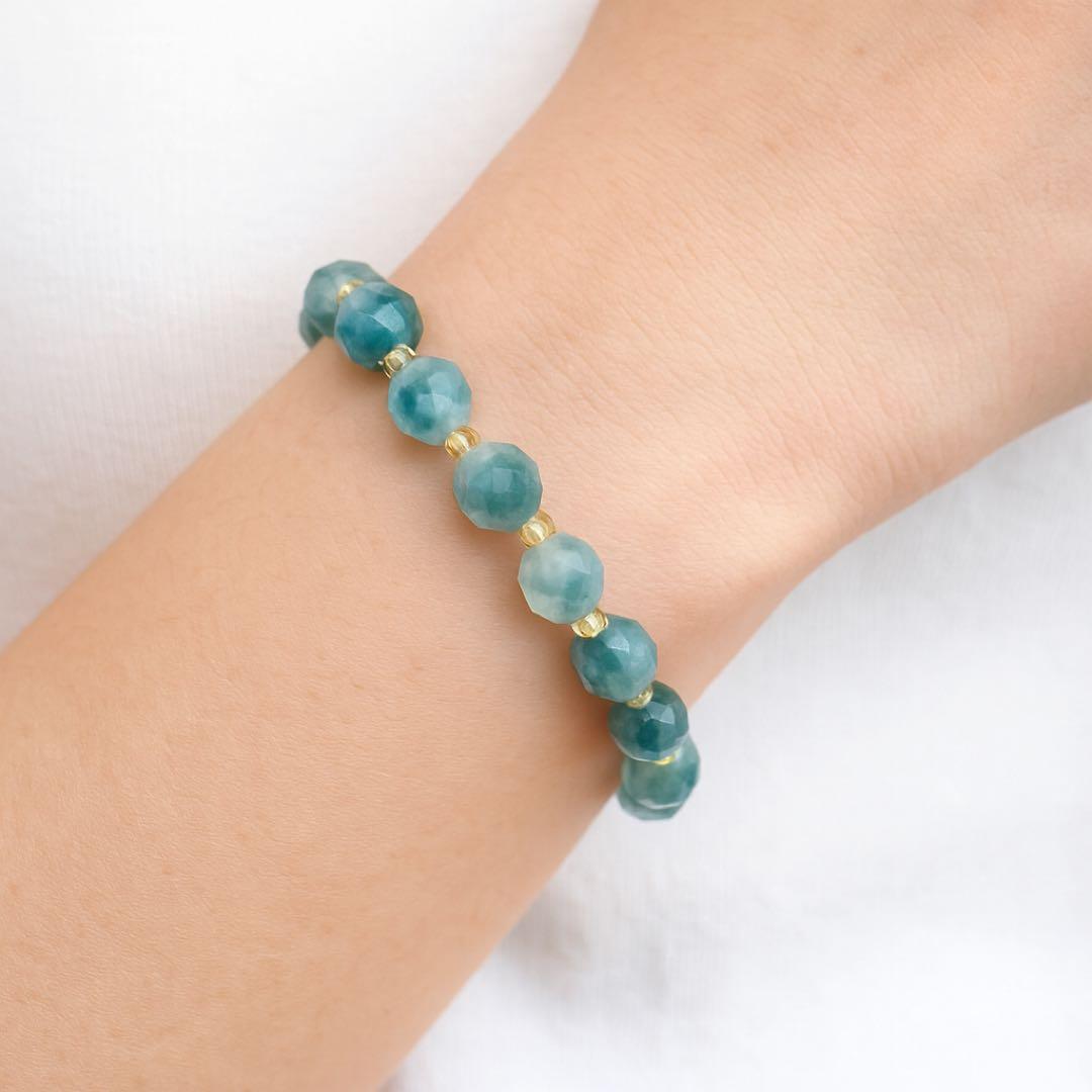 【はくとん( 'ω')ŧ‹\"ŧ‹\"】希少バイカラーエメラルド翡翠ゴムブレス