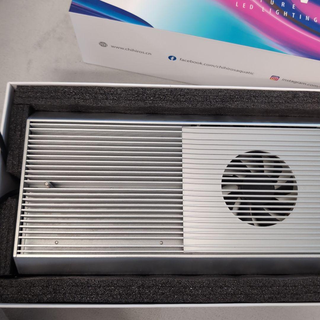 チヒロズ RGB VIVID SHADE LEDライト　シルバー＋遮光板シェード