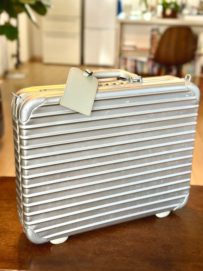 希少 RIMOWA (リモア)アルミニウム アタッシュケース シルバー