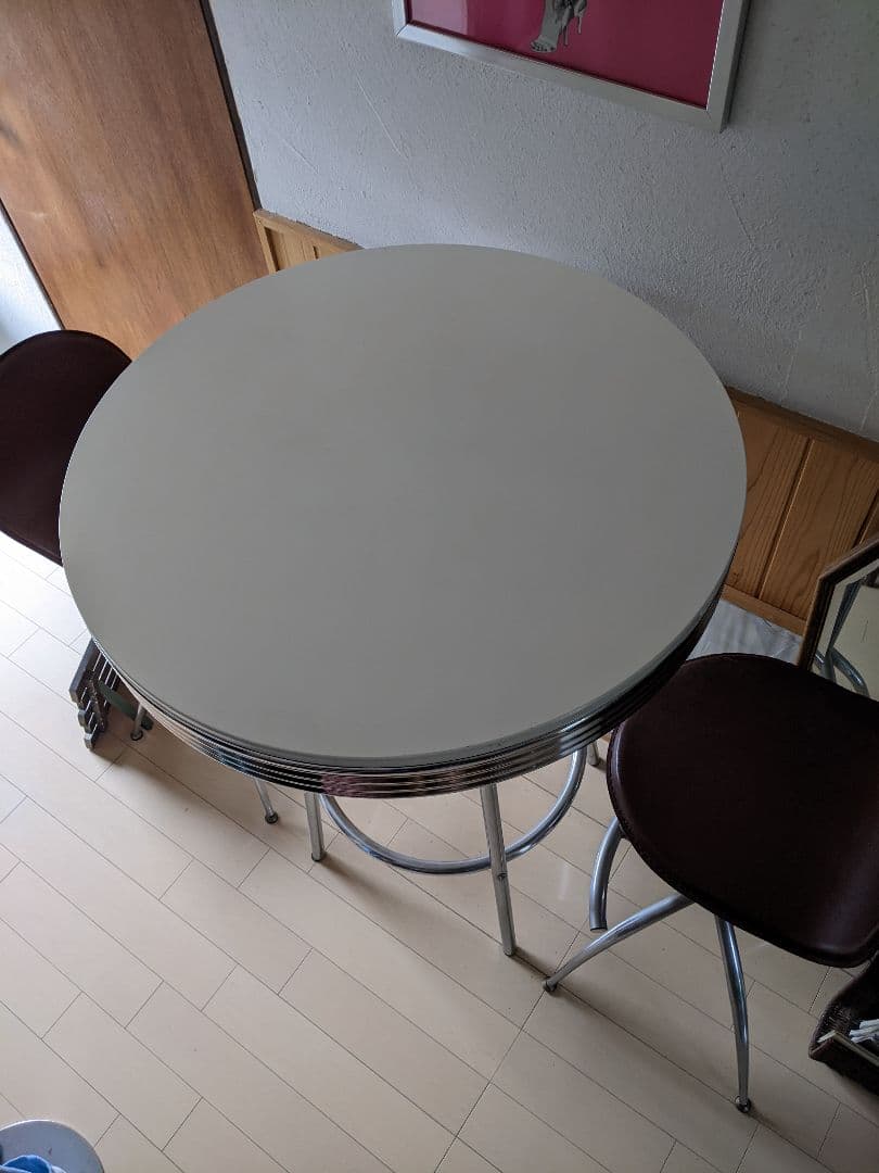 ホワイト円形アメリカンダイナーテーブル　座面　皮張り椅子　2脚セット