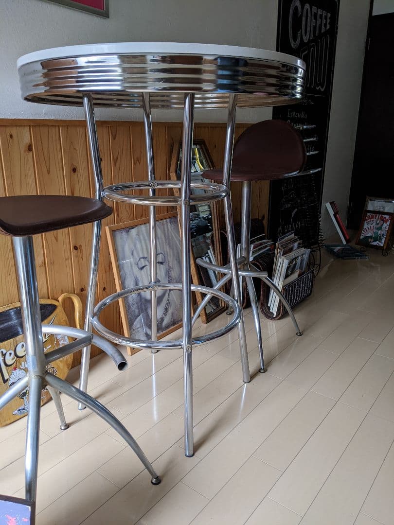 ホワイト円形アメリカンダイナーテーブル　座面　皮張り椅子　2脚セット