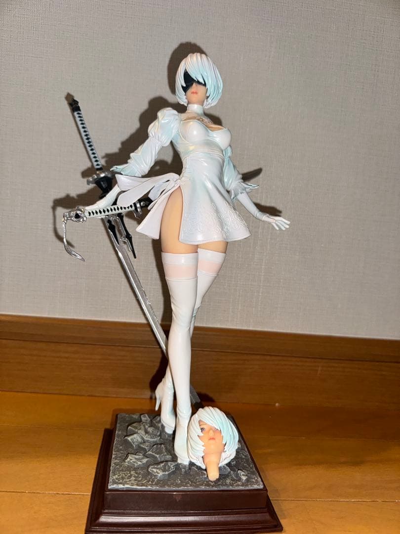 ニーアオートマタ 2B フィギュア 黒と白 2個セット