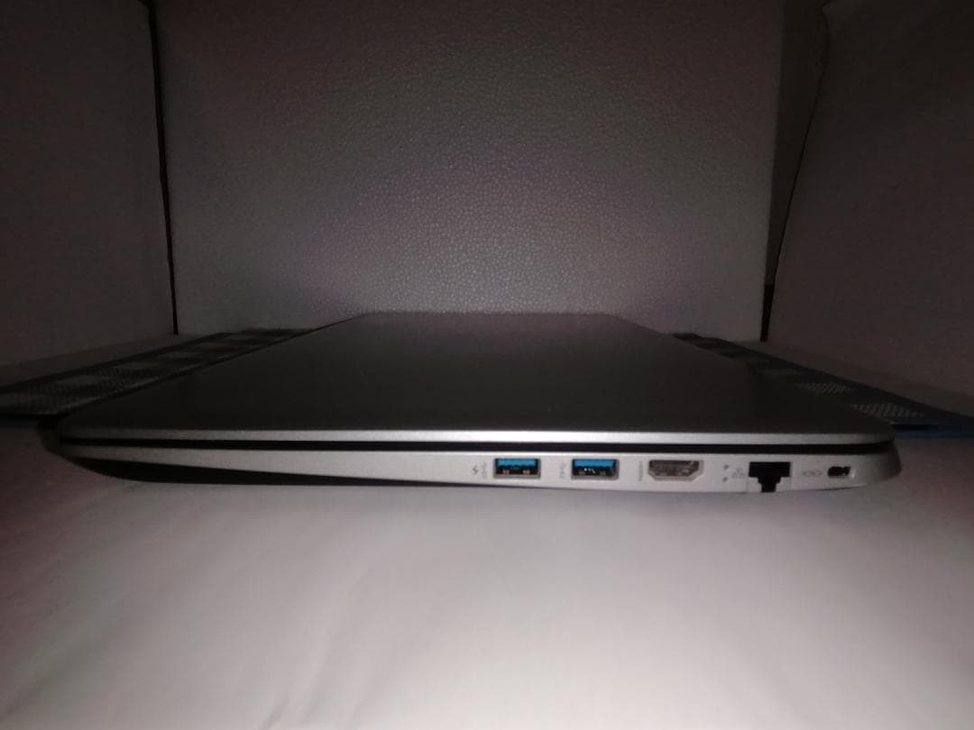 第8世代 i7搭載スタイリッシュノートPC THIRDWAVE DX-KS F7