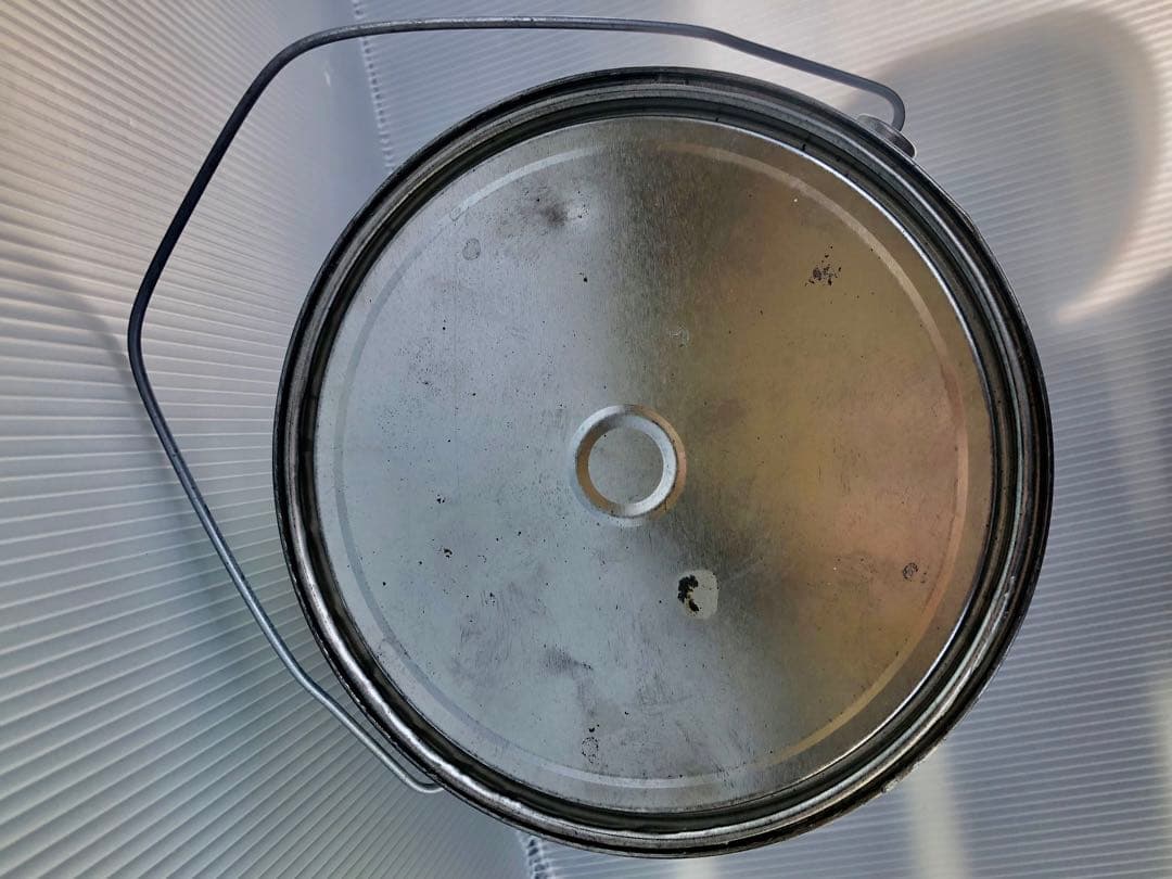 アメリカンフラワー　油性ストレンスナー3L以上入っている1缶　取手付き　お得