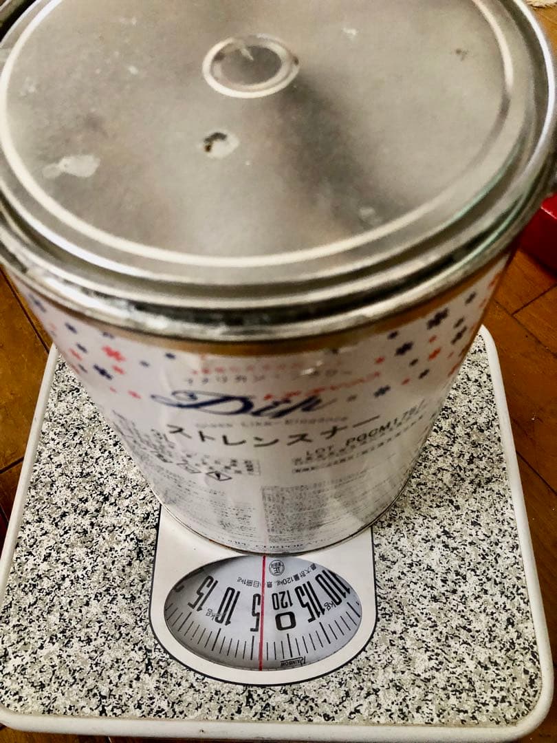 アメリカンフラワー　油性ストレンスナー3L以上入っている1缶　取手付き　お得