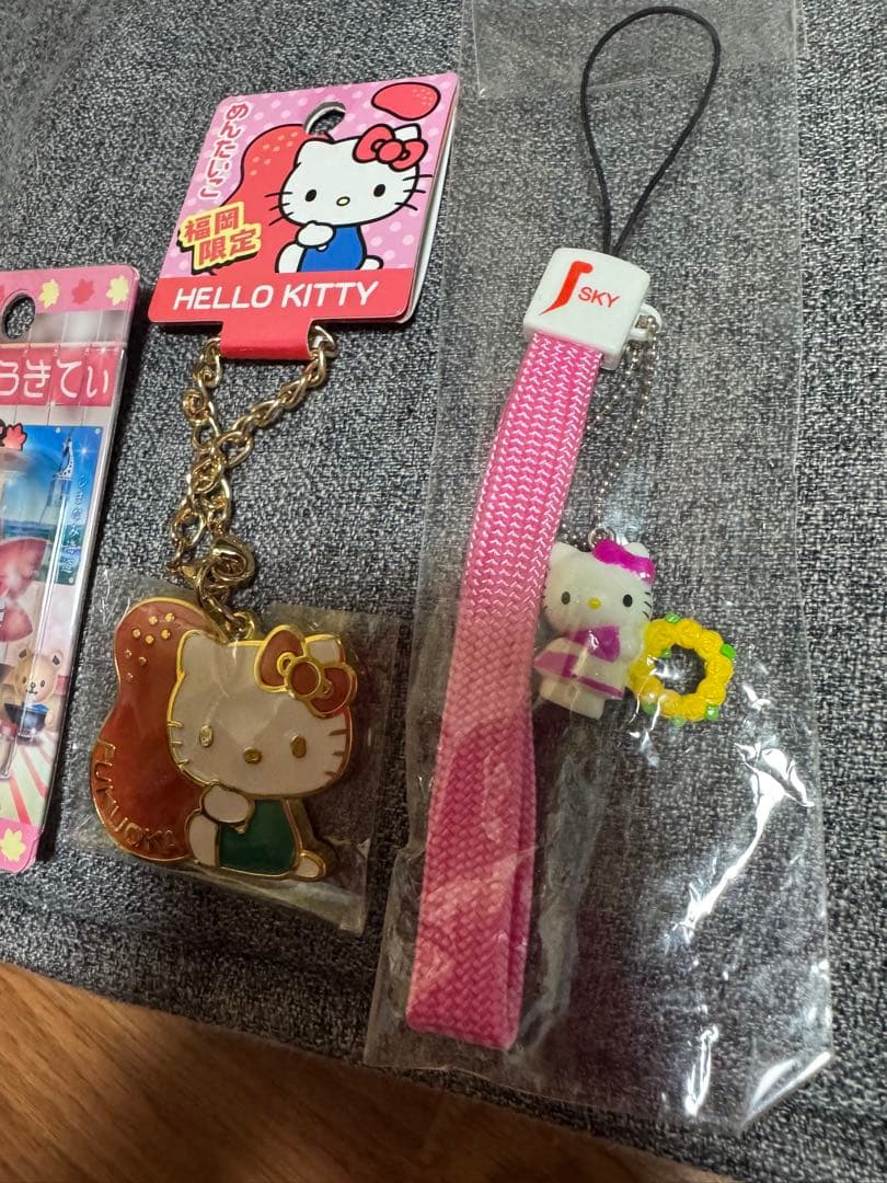 ♡ハローキティ♡ご当地　根付ストラップ/ボールペンなど38個　未開封多数