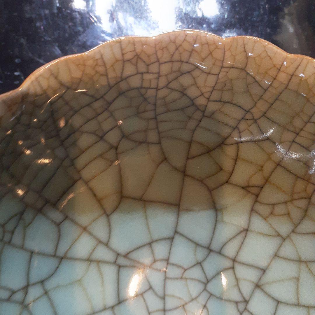 u*c様 郊壇官窯青磁花弁輪花碗