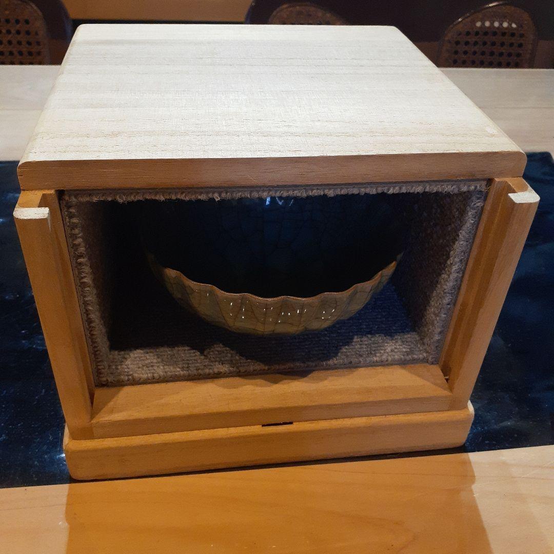 u*c様 郊壇官窯青磁花弁輪花碗