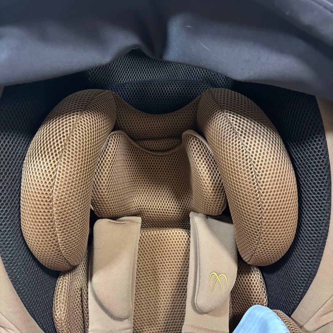 美品　AILEBEBE エールべべ クルットNT2 プラウド チャイルドシート