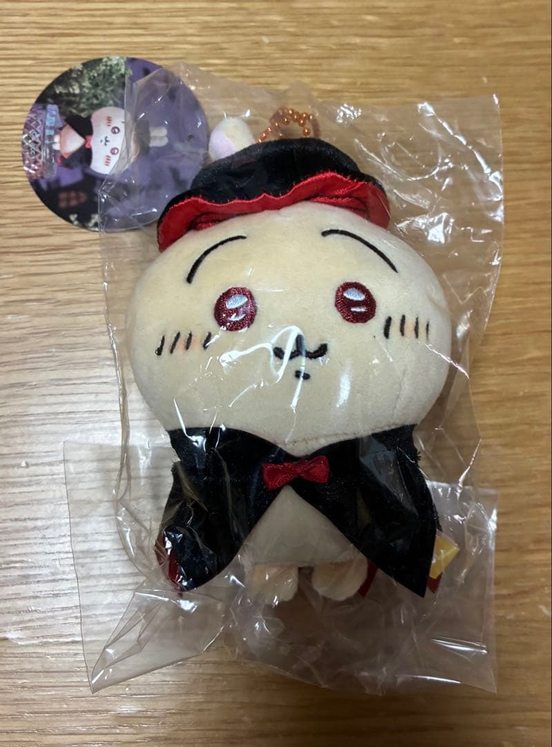 ちいかわ 仮装しちゃう！マスコット（吸血鬼なうさぎ） - メルカリ