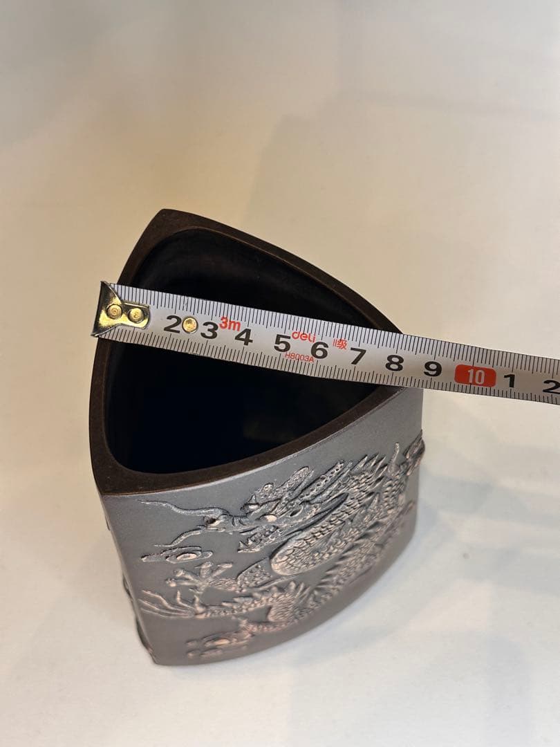 中国 清朝 大清乾隆年製 三角形 紫砂 龍文筆筒 瓶 骨董品 コレクション