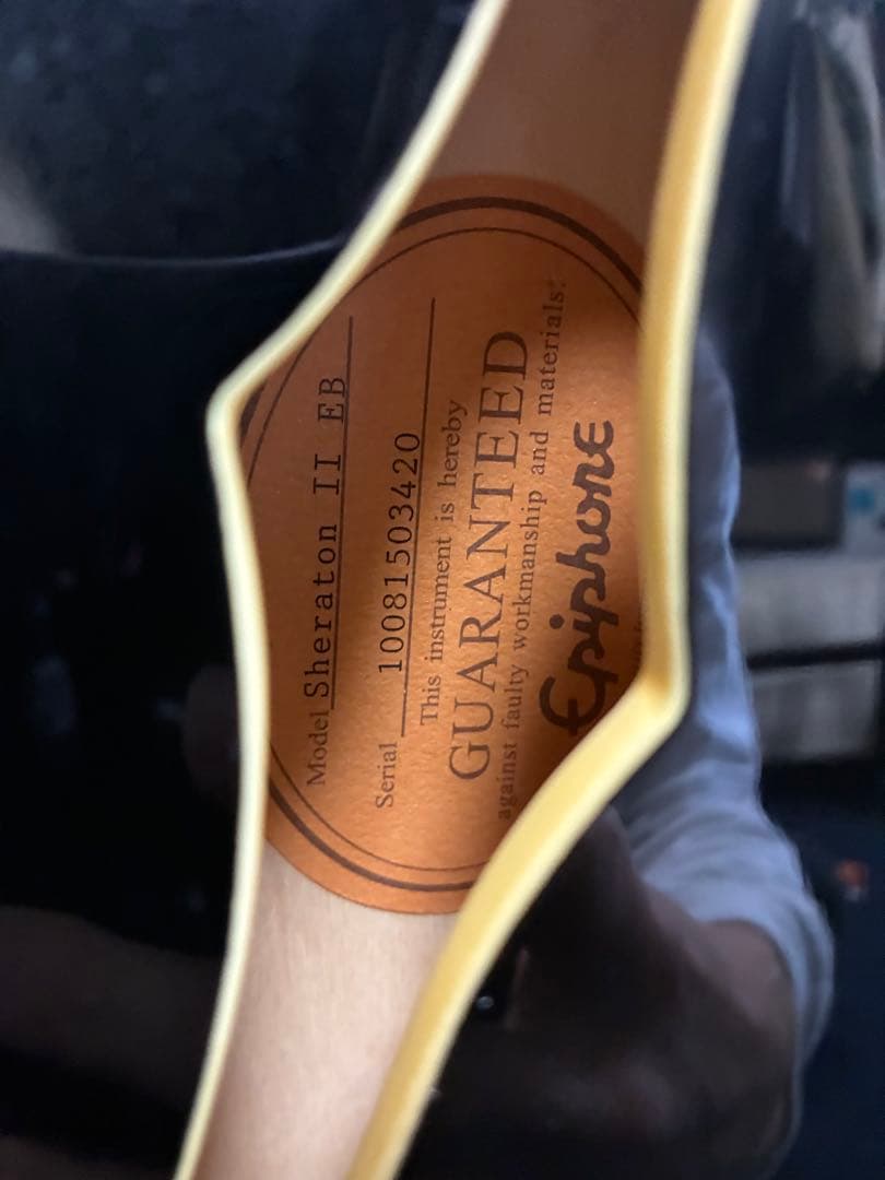 セミアコ　エレキギター　Epiphone Sheraton II EB