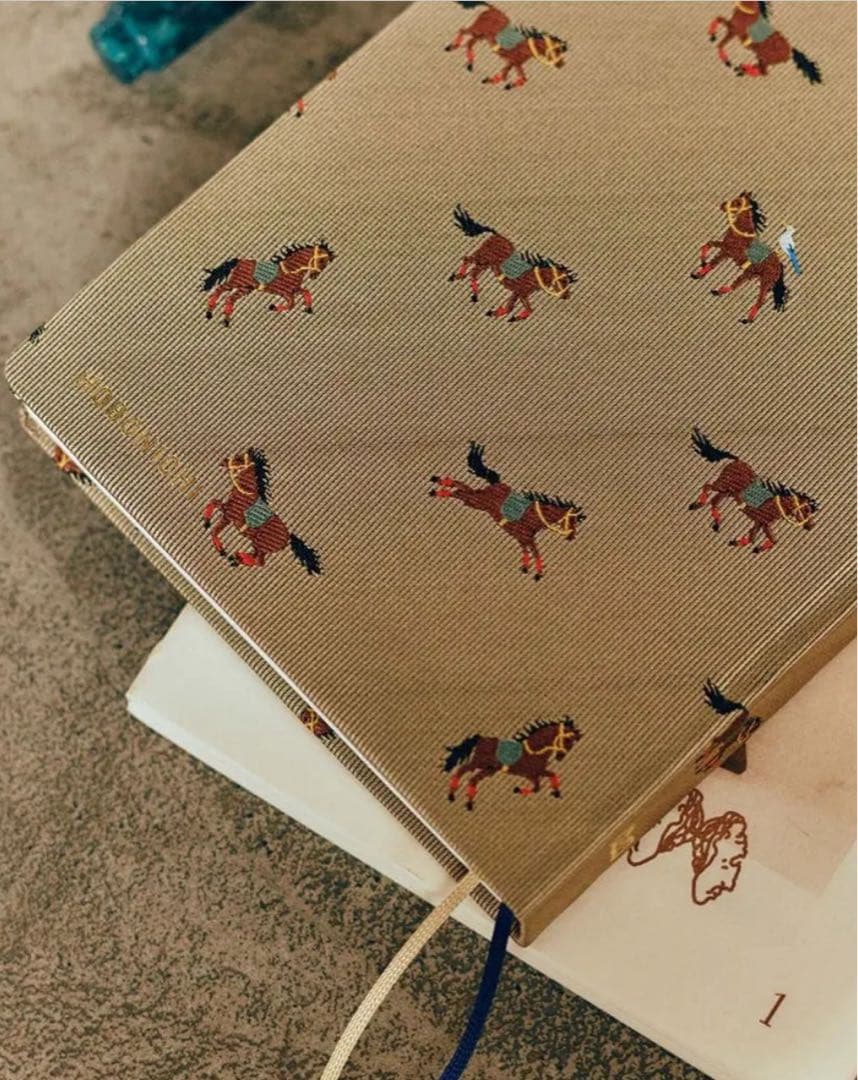 2026年版 ほぼ日 手帳 Hon カズン サイズサイズ 駆ける馬♡