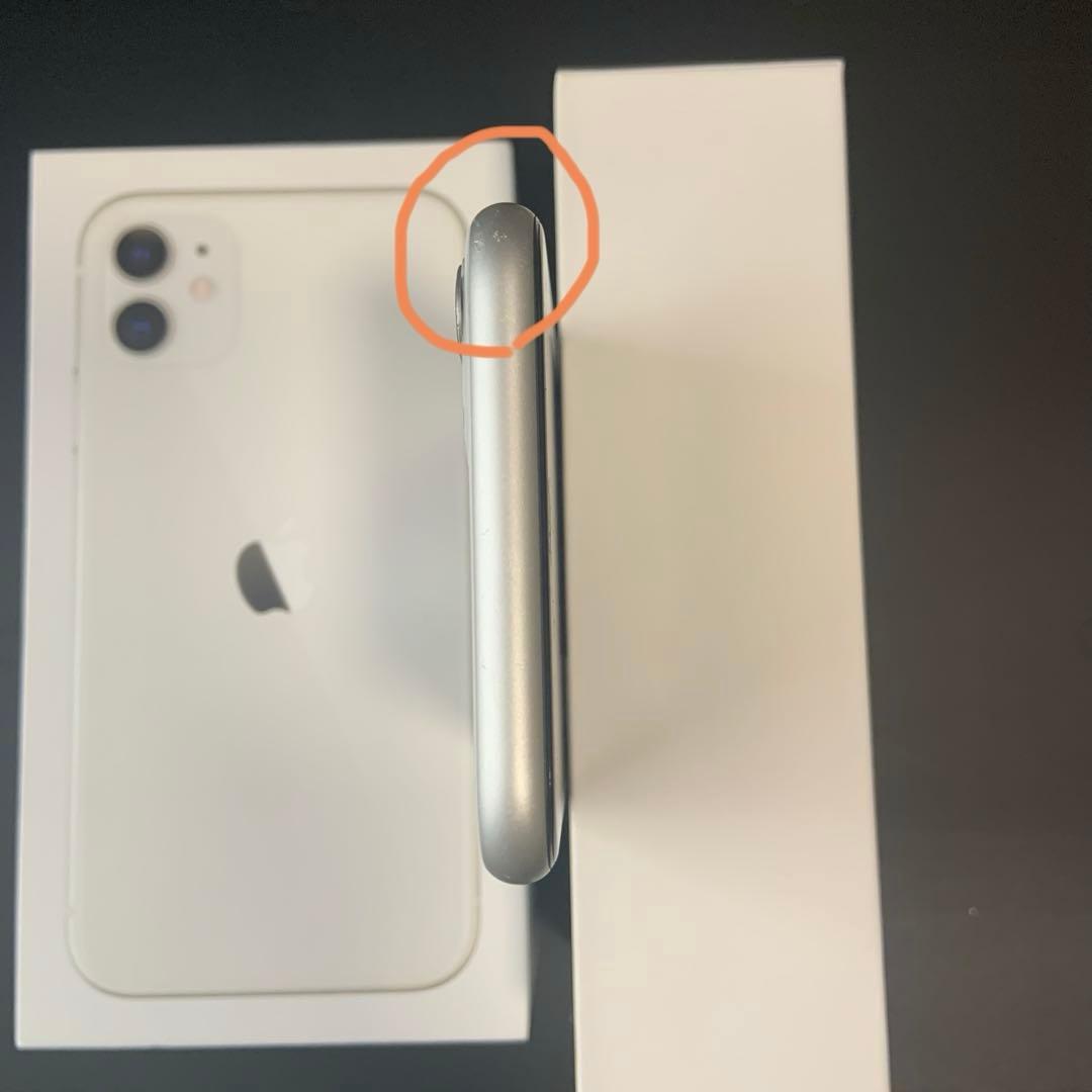 Apple iPhone 11 ホワイト 本体　箱、説明書付き　SIMロックなし