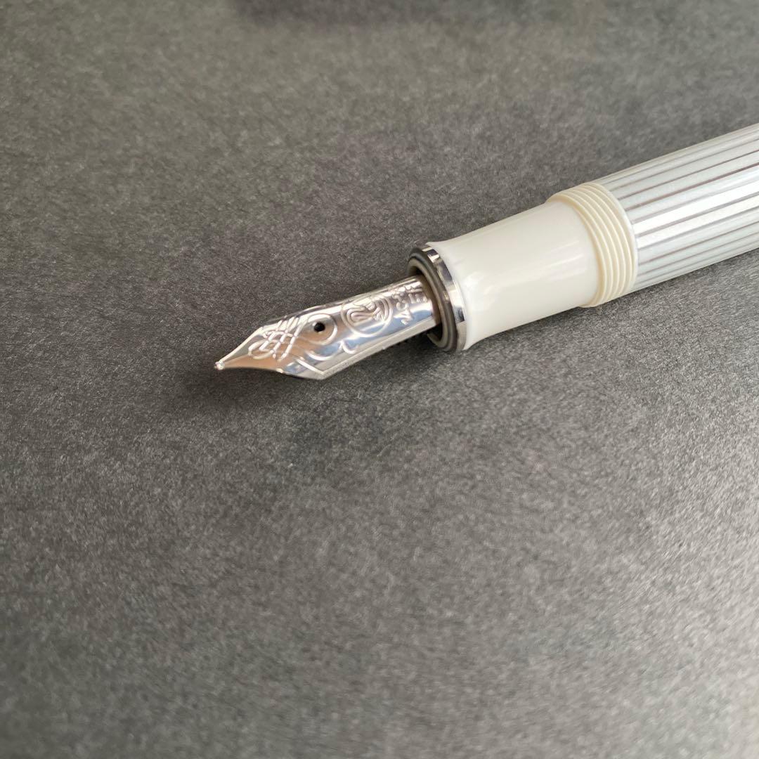 ペリカン スーベレーンM605 ホワイトストライプ