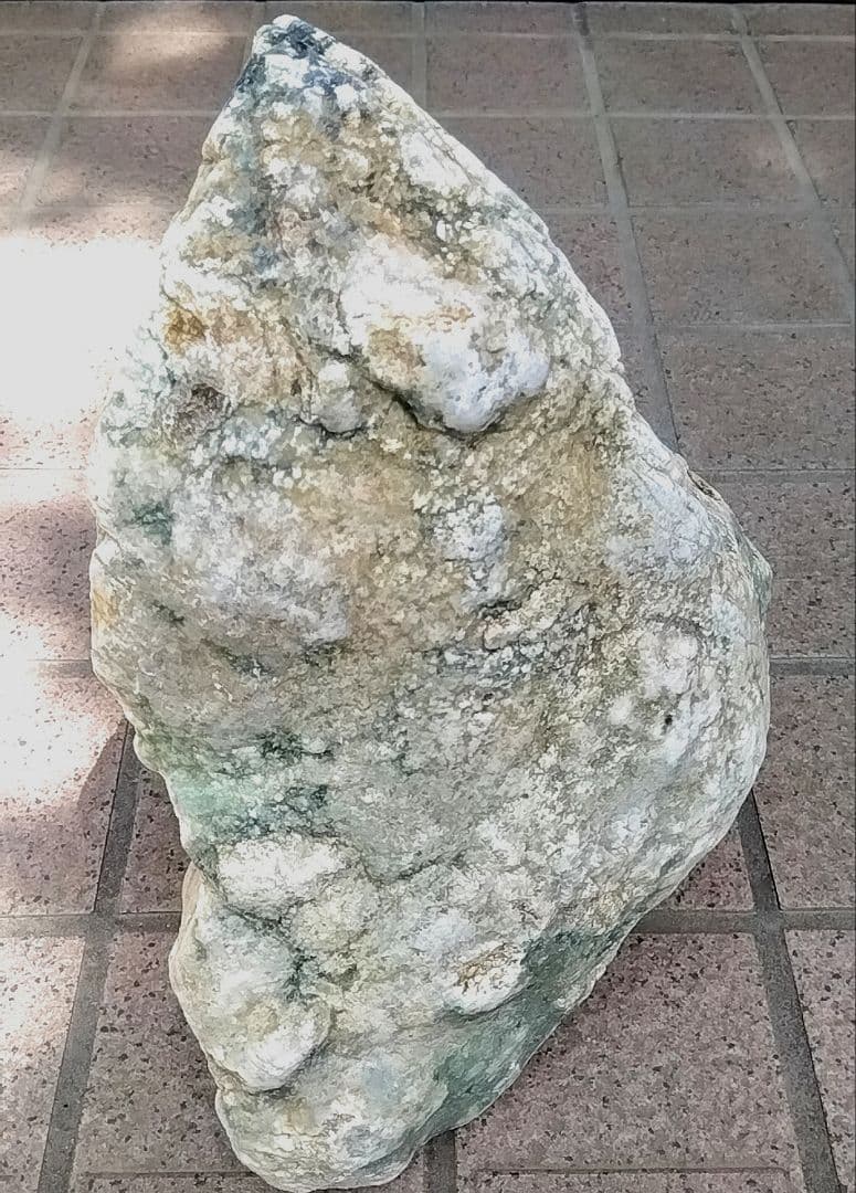 ☆翡翠原石☆糸魚川硬玉【横川・転石・カチ割り27.7kg】