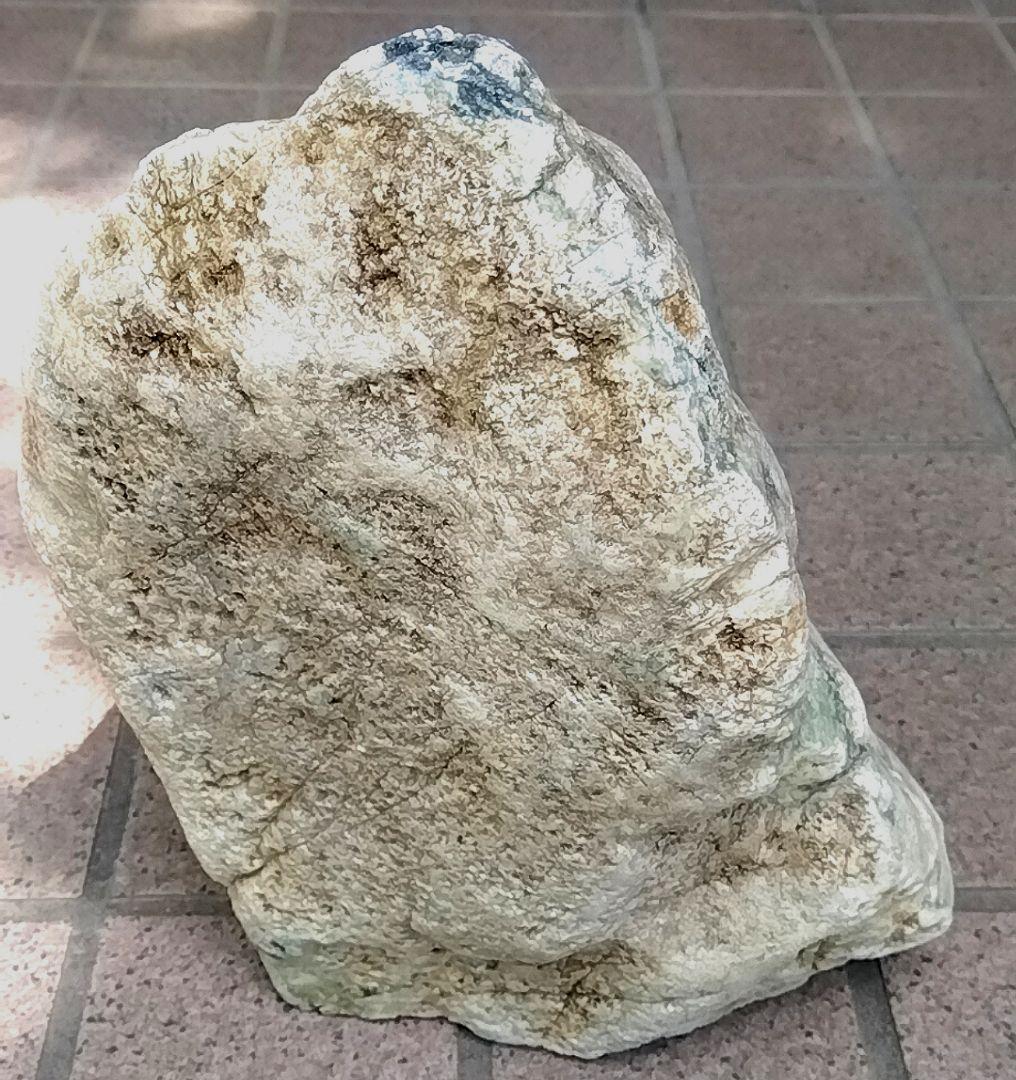 ☆翡翠原石☆糸魚川硬玉【横川・転石・1面カット8.15kg】