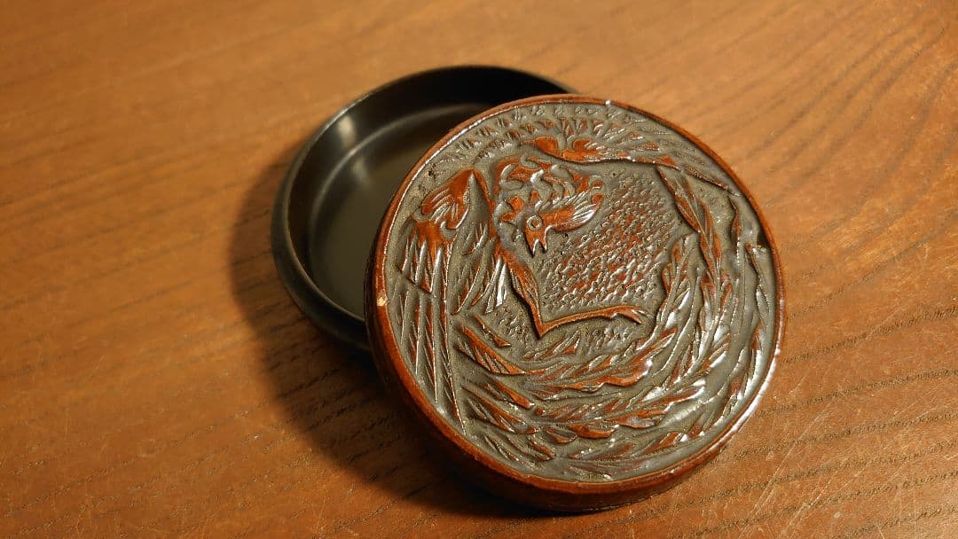 香合　堆朱　古玩　時代香合　蔵出し　鳳凰　仏教美術　１客