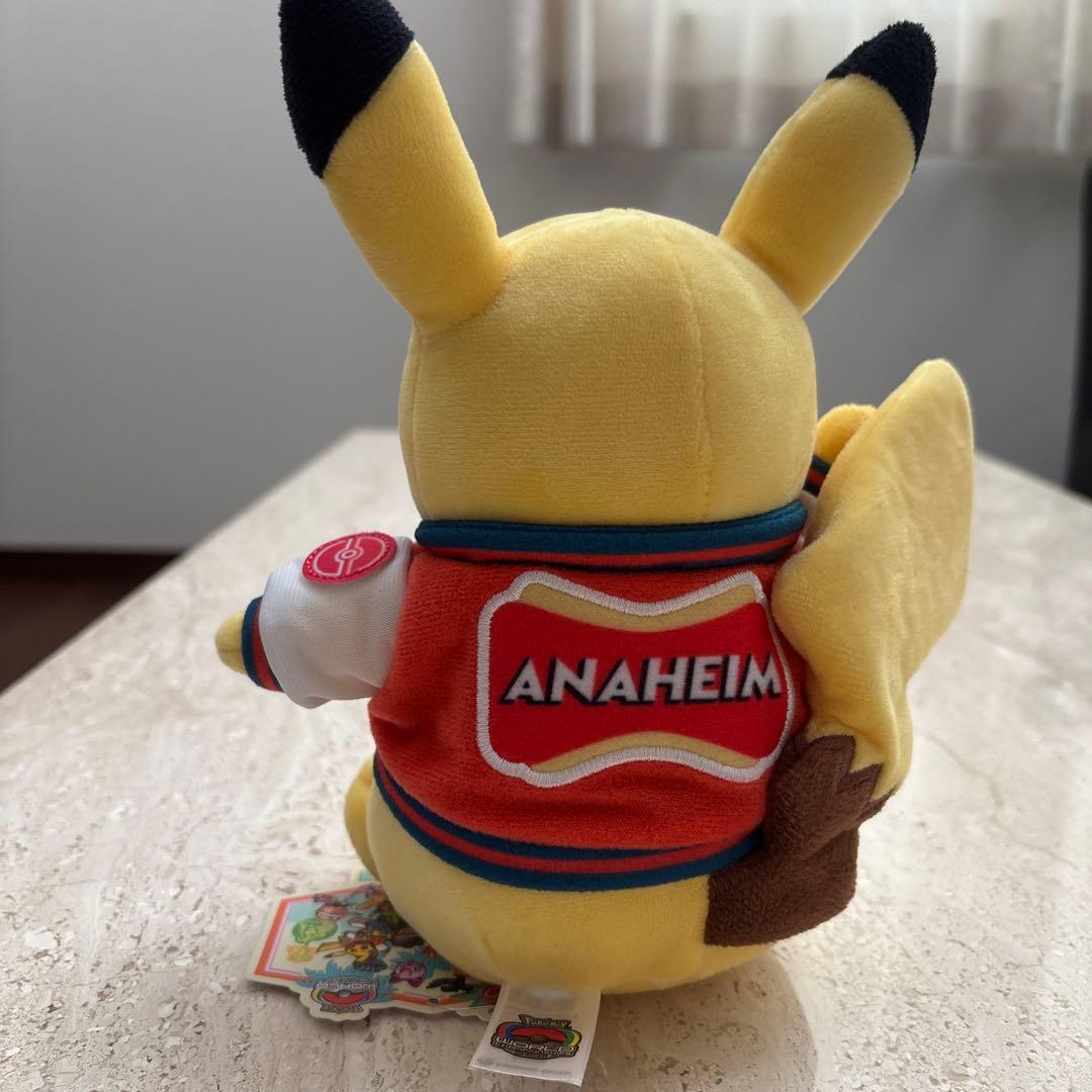 WCS アナハイム　ピカチュウ　オレンジジャケット　ぬいぐるみ
