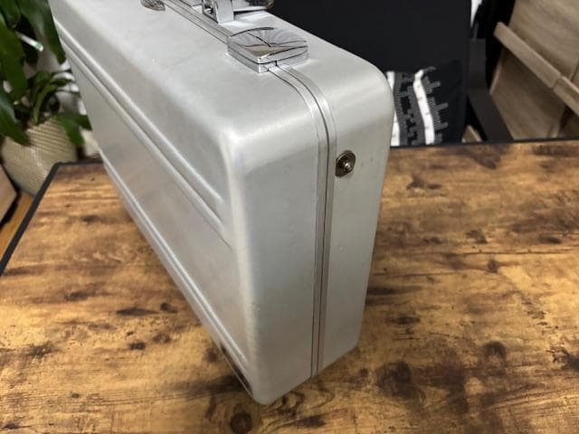 米国 SIZERO HALLIBURTON パソコンケース DZ5 アルミ正規品