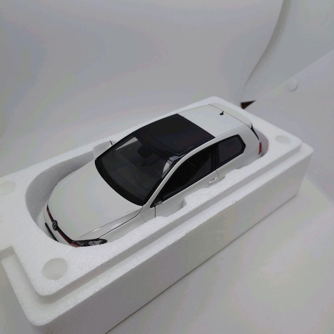 1/18 フォルクスワーゲン ゴルフ7 GTI ホワイト ディーラー正規品