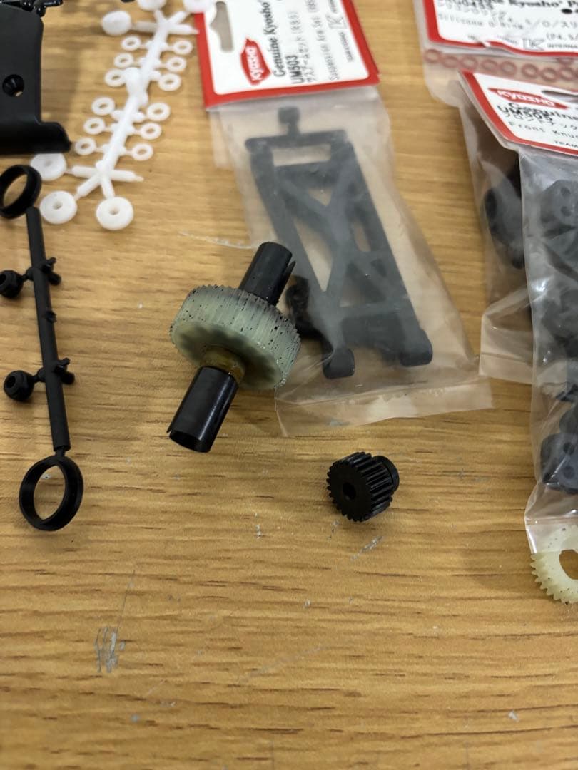 亮*様 京商1:10アルティマ RB5 2WD レーシングバギー