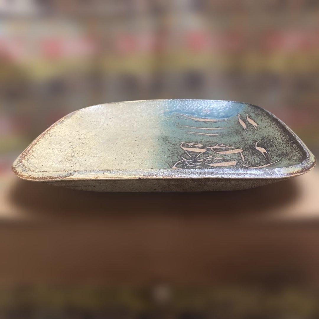 河本五郎　灰釉獣紋四方皿　共箱 名刺付 ￼約25×25×3.7cm