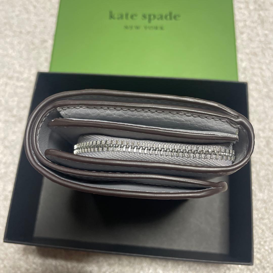 新品 ケイトスペード 二つ折り財布 ケイラスモールLジップウォレット グレー