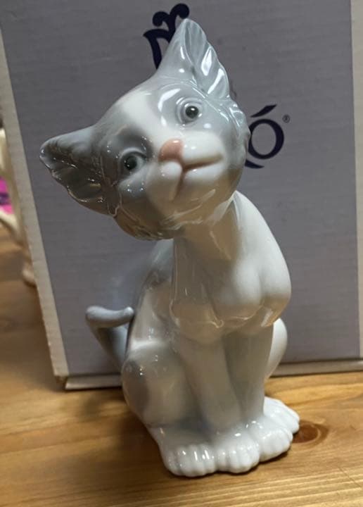 リヤドロ 猫 フィギュリン 置物 - メルカリ