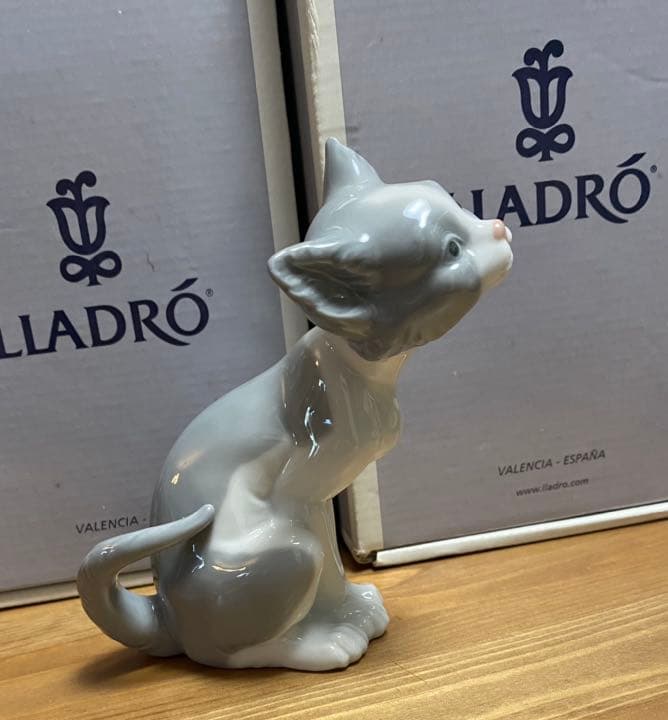 リヤドロ 猫 フィギュリン 置物 - メルカリ