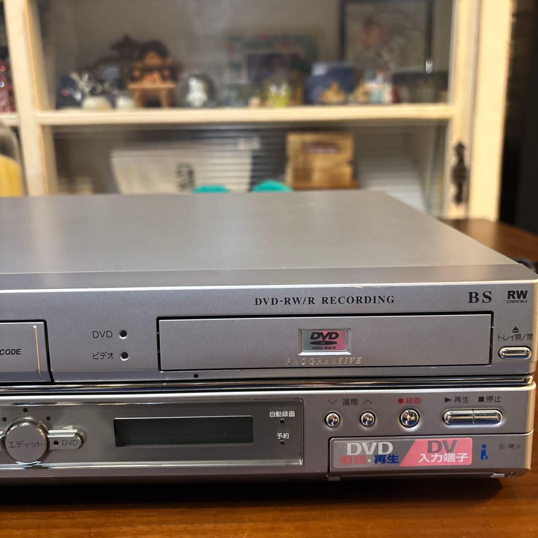 SHARPビデオ一体型DVDレコーダーDV-R W200