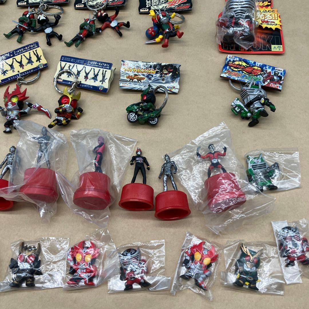 仮面ライダー光るキーホルダー　ファイティング　ライダーvs戦闘員キーホルダー