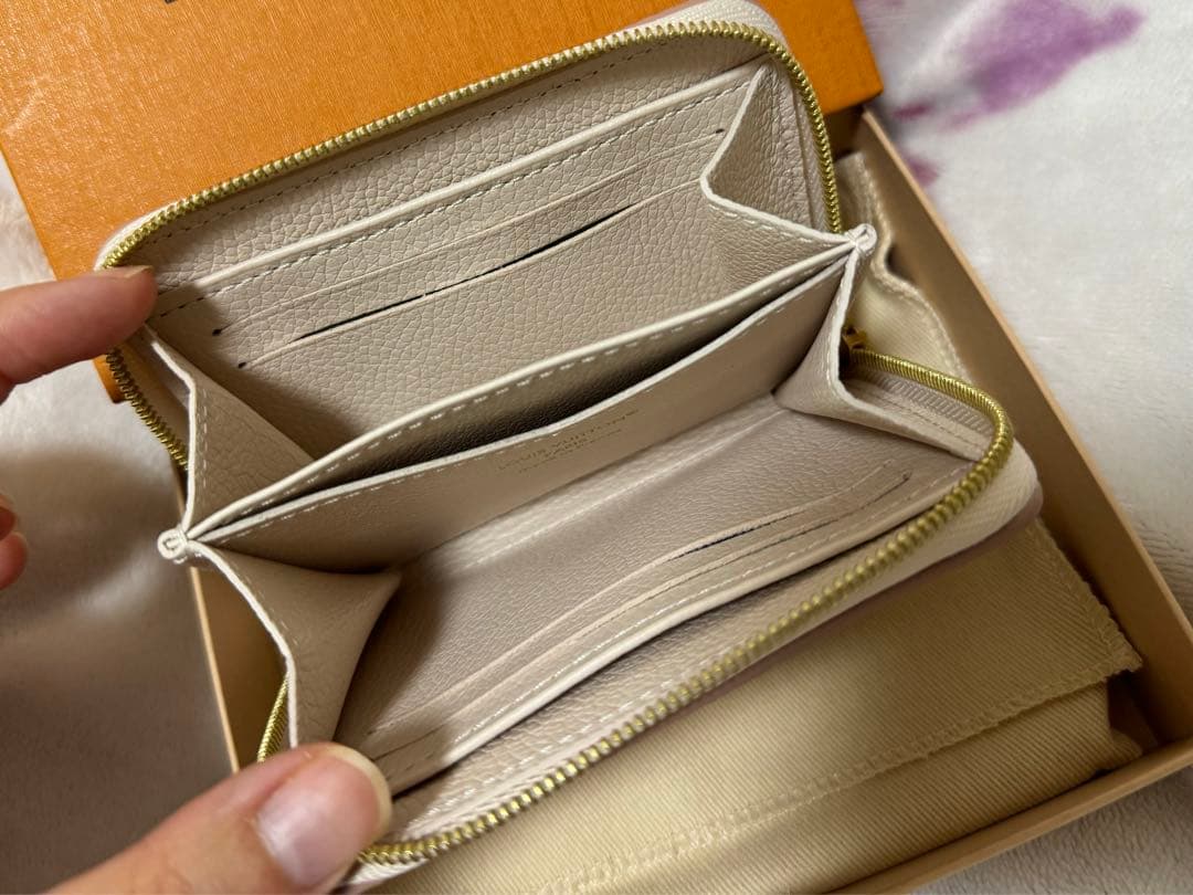 LOUIS VUITTON ケース ホワイト