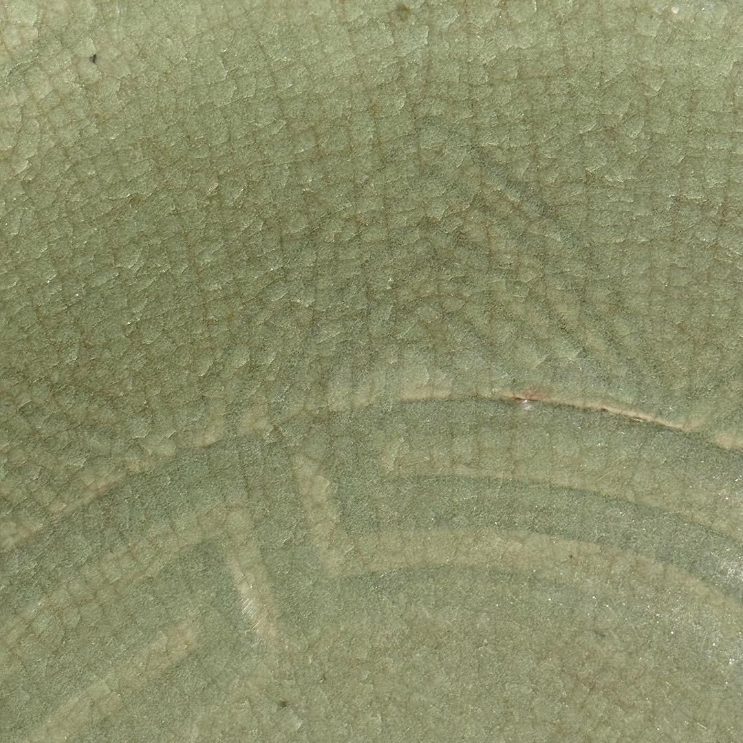 青磁陽刻大皿　盛期鍋島　共箱　1700年前後　美しい貫入　35.9cm　古波佐見