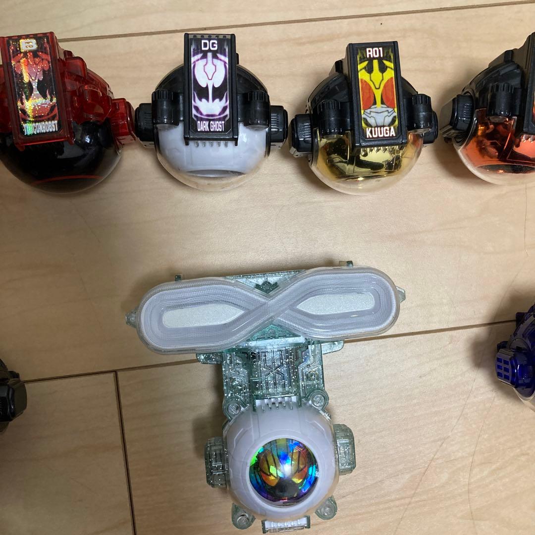 仮面ライダーベルトとアイコンセット　中古品