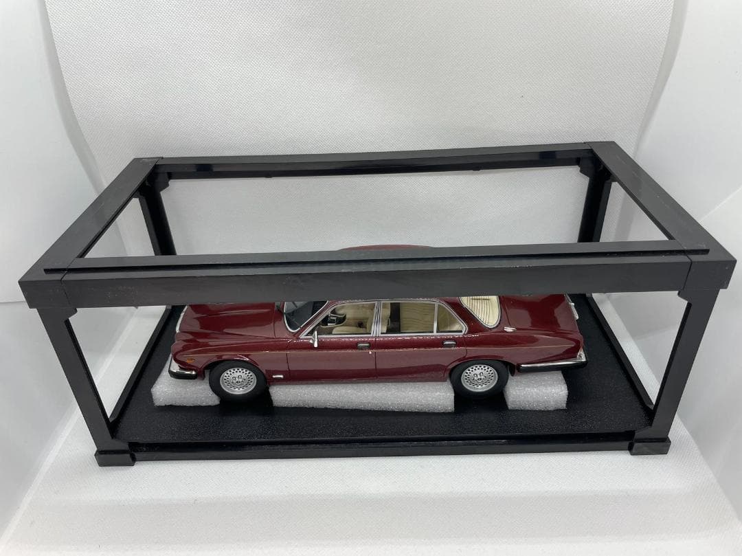 104-032 Cult 1/18 ジャガー XJ SIII 1983