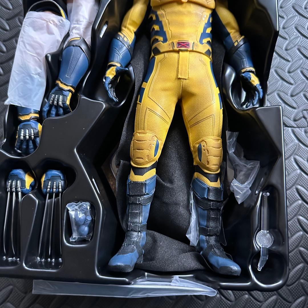ホットトイズ ウルヴァリン ボーナスアクセサリー付き - メルカリ