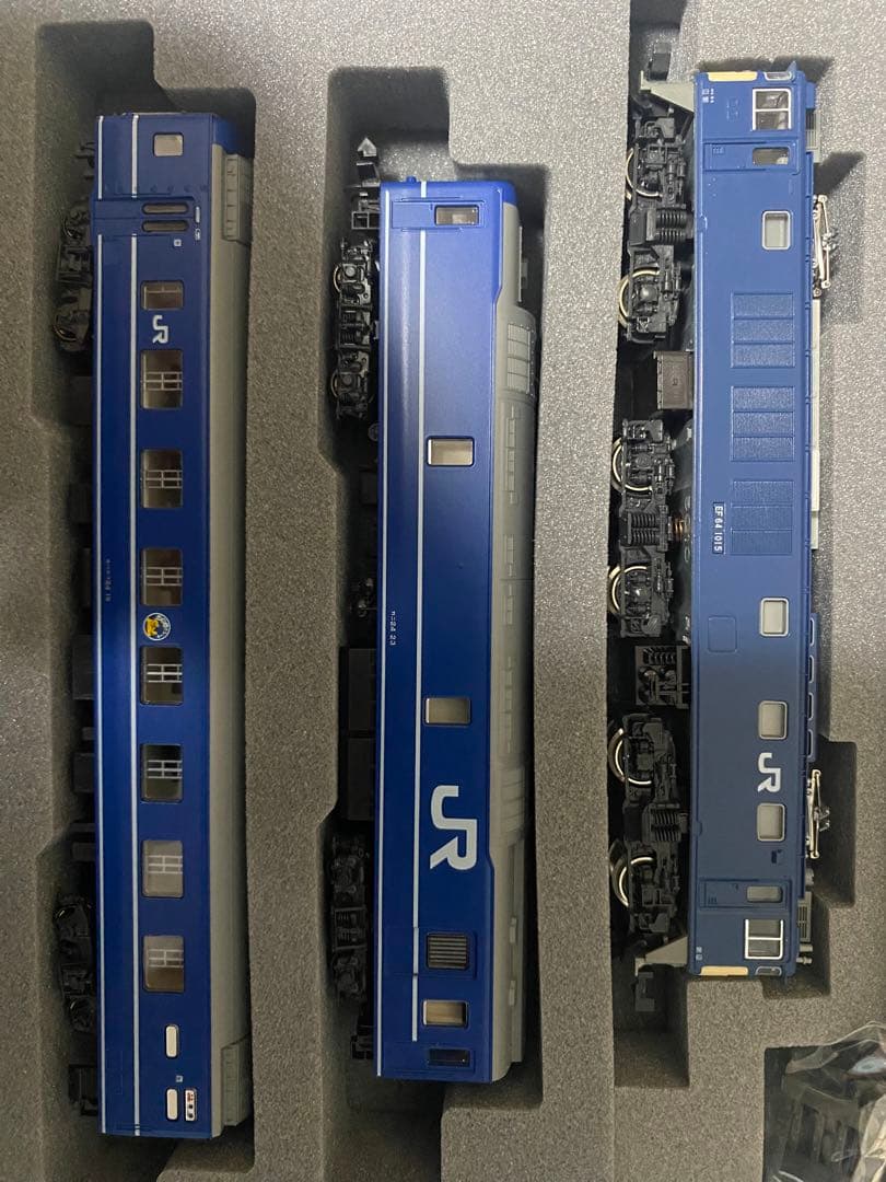 KATO　10-822・10-823 寝台特急「あけぼの」 ＋EF64