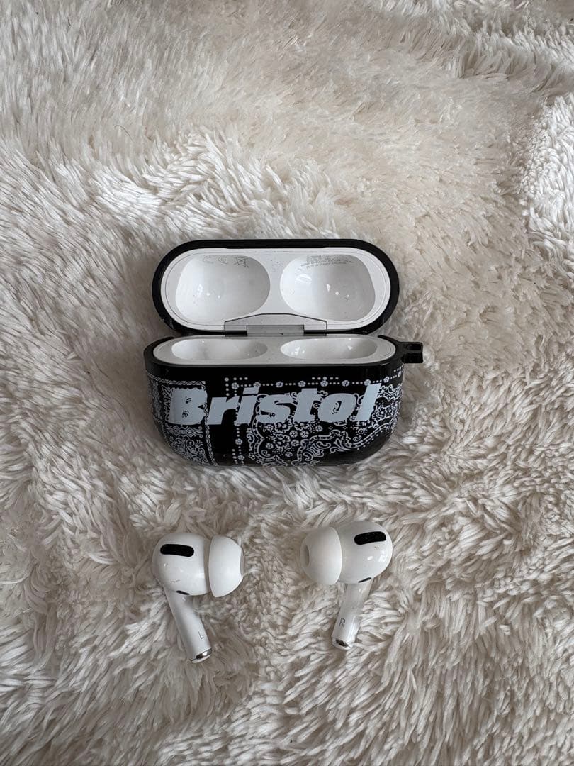 F.C.Real Bristol（エフシーレアルブリストル）の「AirPods Pro CASE