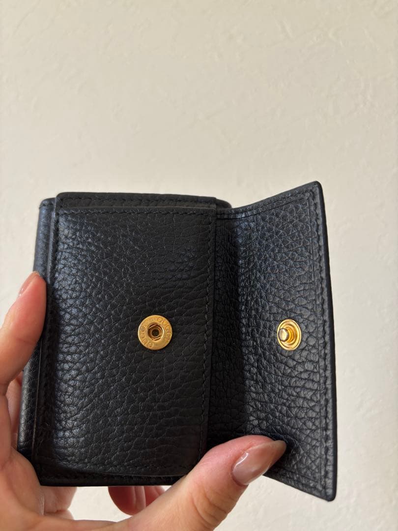 グッチ 3つ折り財布 GGマーモント シュリンクレザー 黒 ゴールド金具