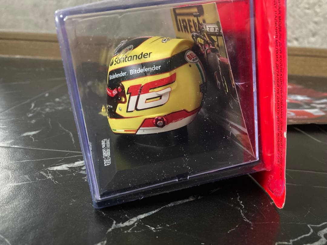 日本未発売　ビッグスケールF1コレクション　ルクレール　ヘルメット　1/5