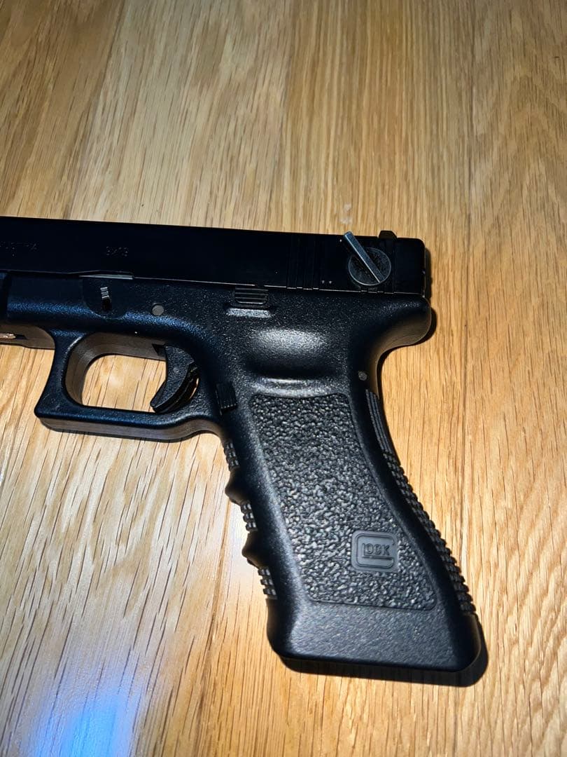 東京マルイ　グロック18c 50連マガジン付　新品ガス×1半分くらいガス×1