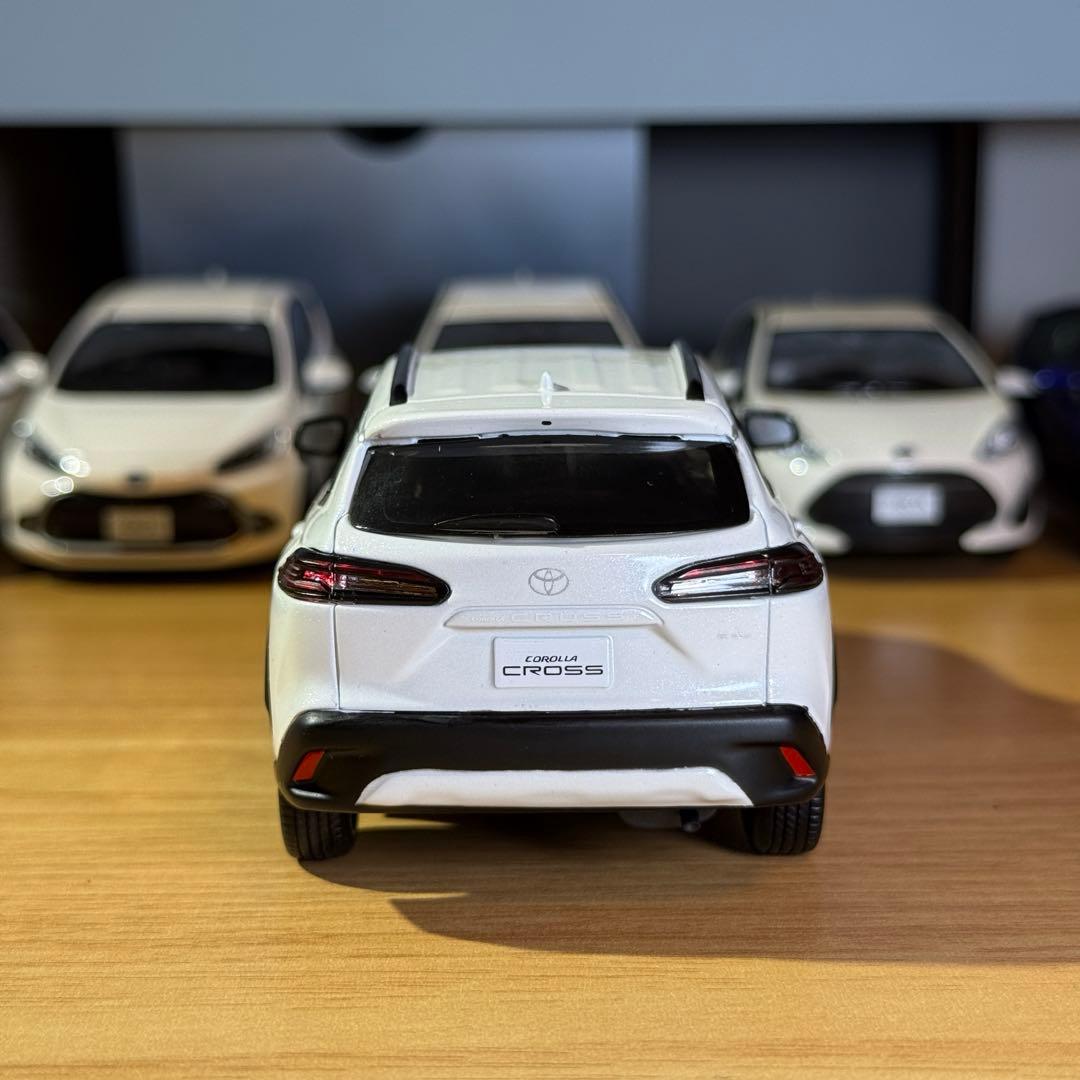 【非売品】トヨタ カローラクロス 後期 カラーサンプルミニカー 未使用