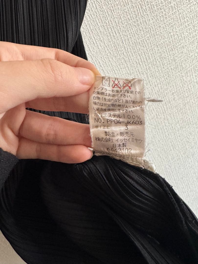 プリーツプリーズ　トップス